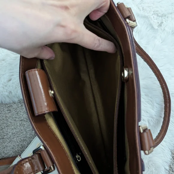 ANTONIO MELANI Brown Patent Leather Purse - Picture 5 of 7